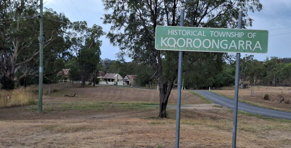 KooroongarraTownSign